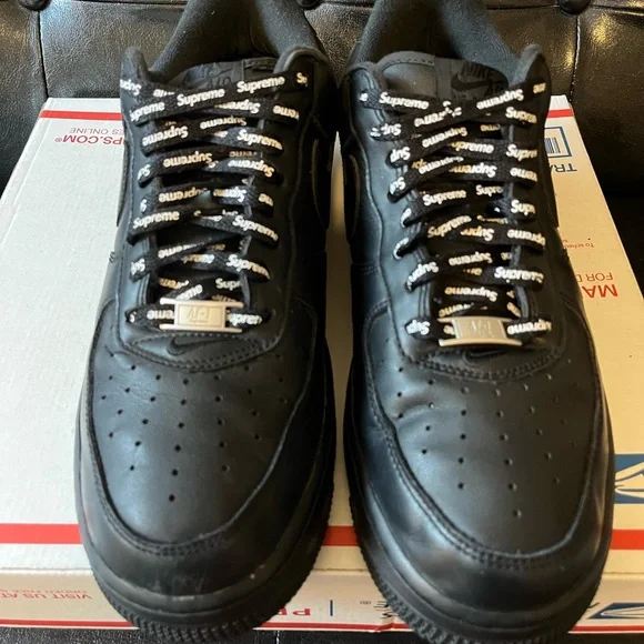 Supreme x Nike Air Force 1 Low ‘Box Logo – Black’ Men’s 9.5 - Picture 2 of 7